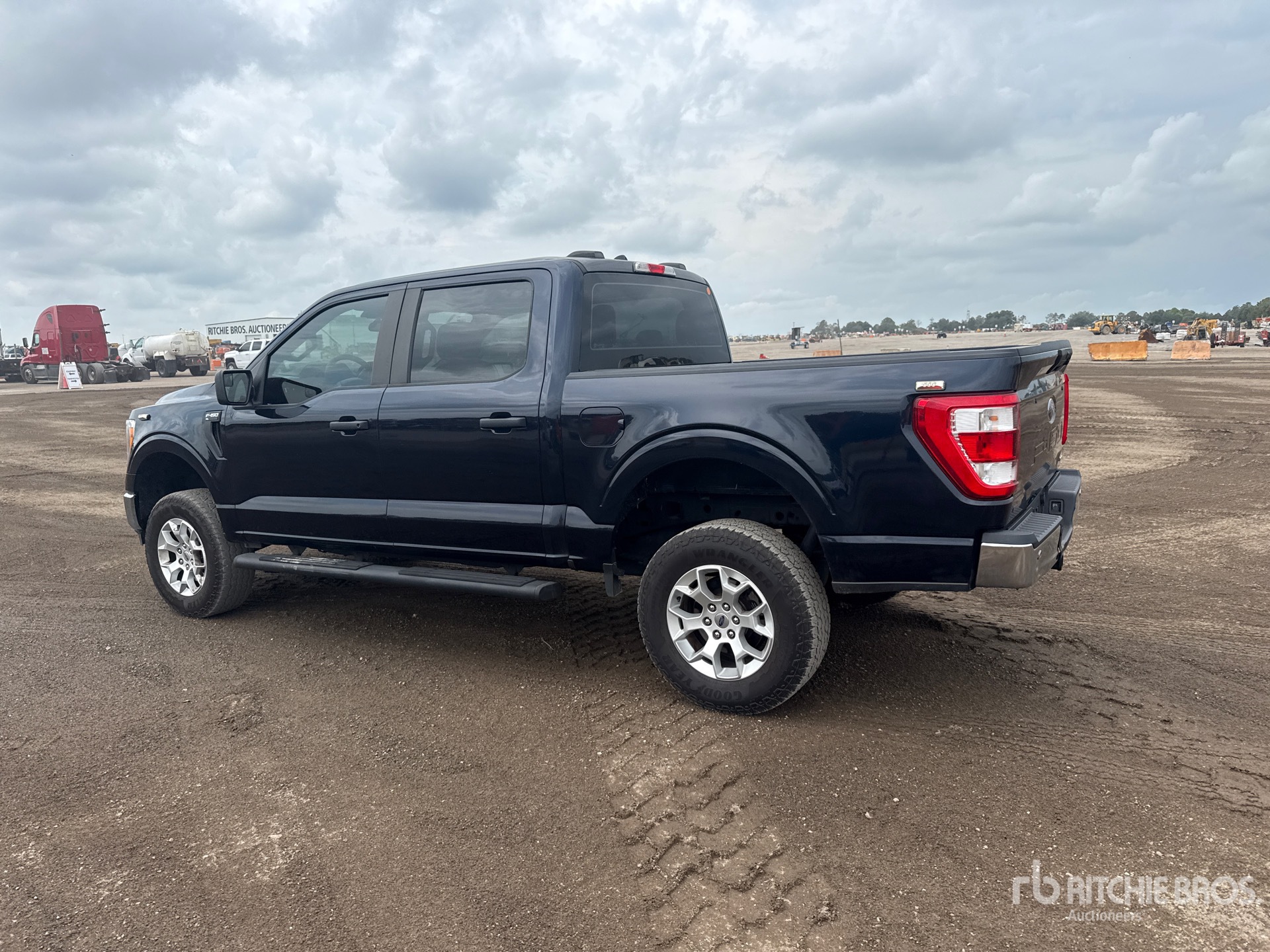 General Appearance with Picture, Left Rear Corner