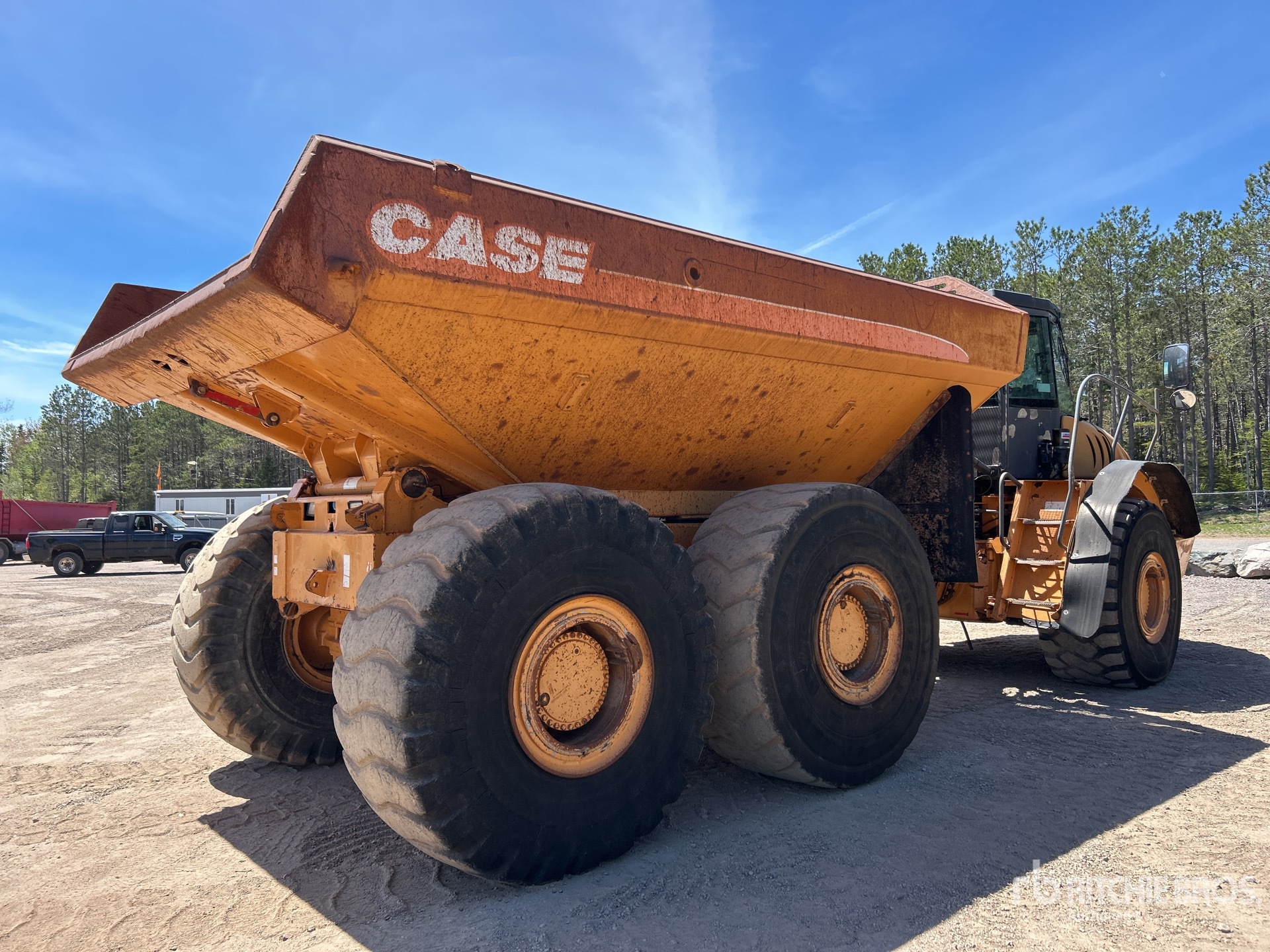 General Appearance with Picture, Right Rear Corner