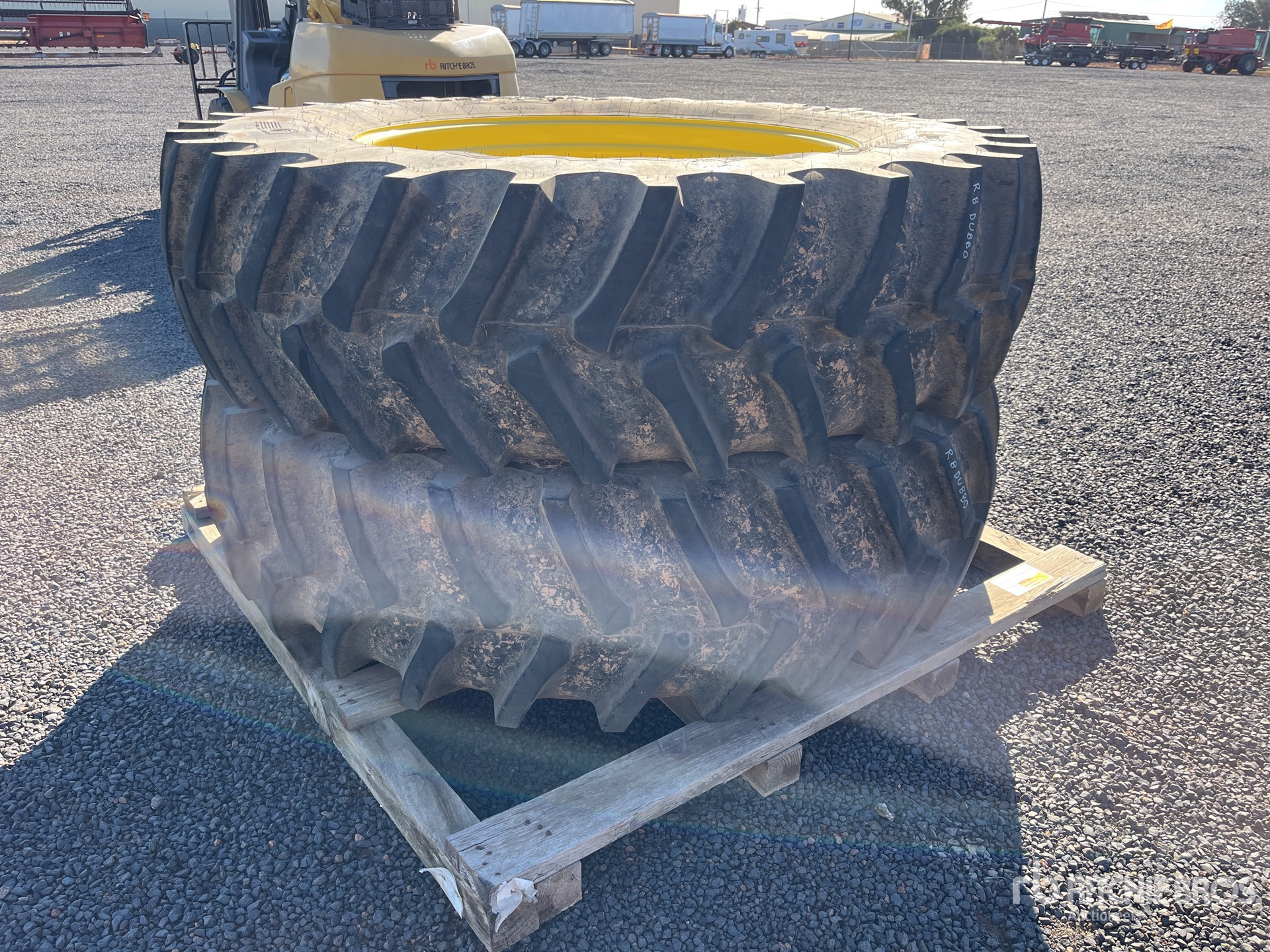 General Appearance with Picture, Right Rear Corner