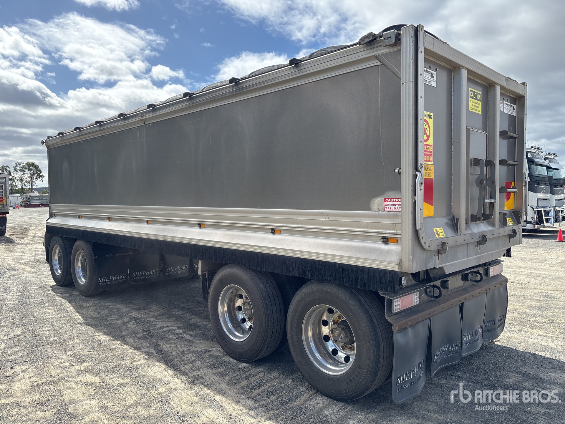 General Appearance with Picture, Right Rear Corner