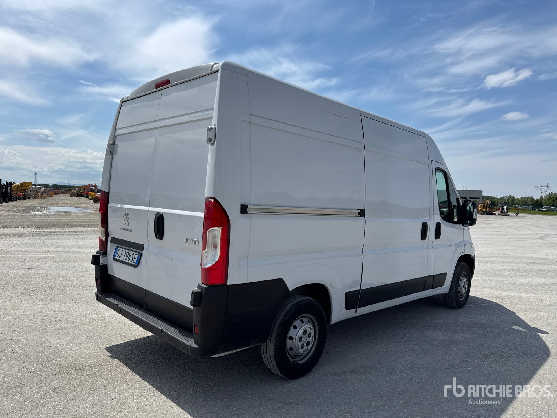 General Appearance with Picture, Right Rear Corner
