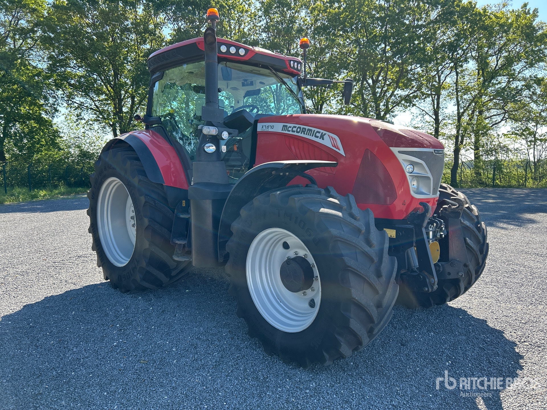 General Appearance with Picture, Right Front Corner