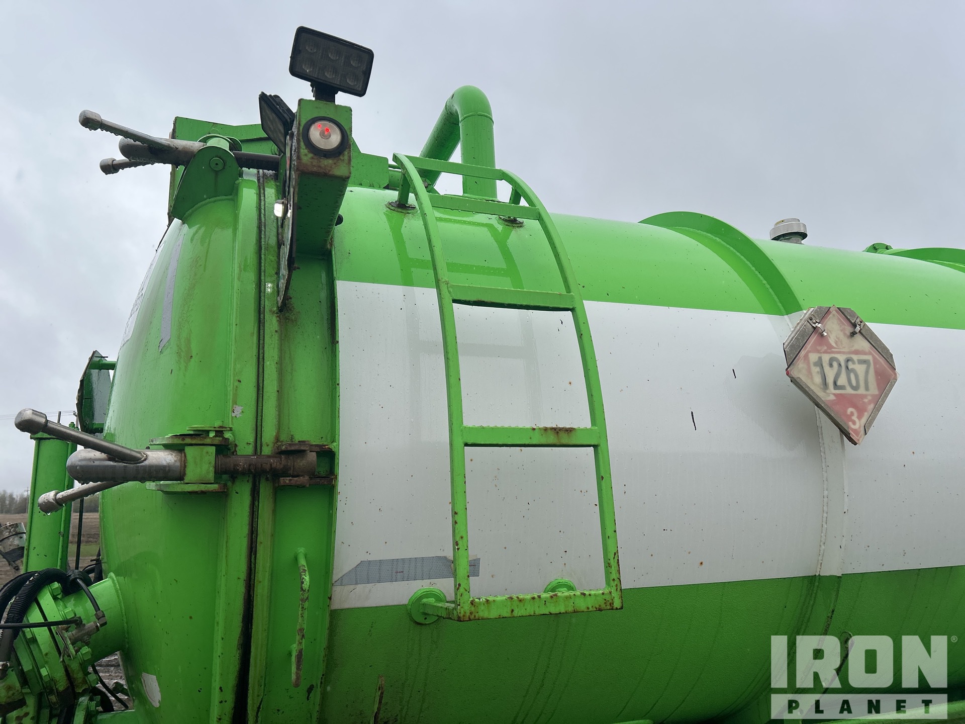 2015 Freightliner CORONADO 122SD