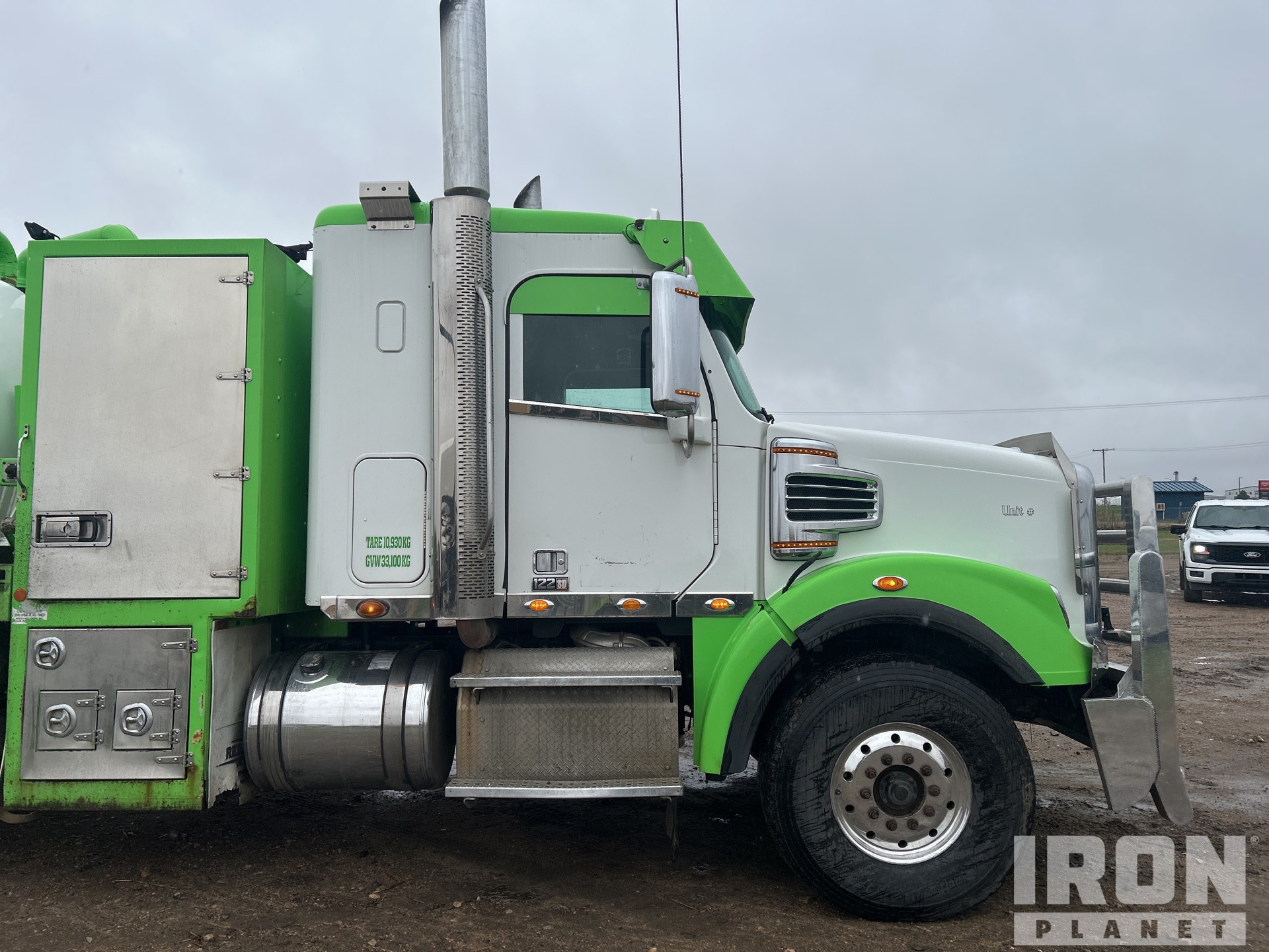 2015 Freightliner CORONADO 122SD