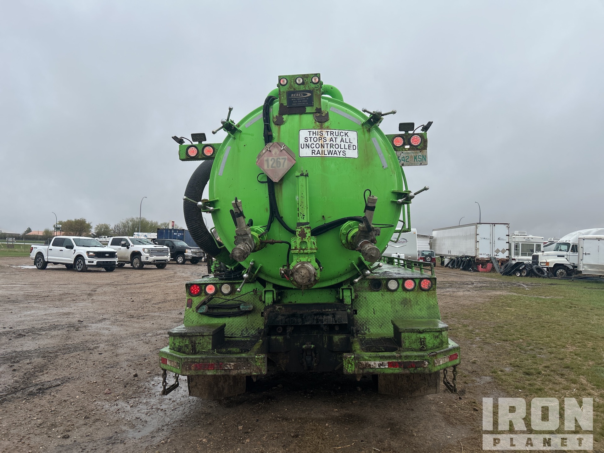 2015 Freightliner CORONADO 122SD