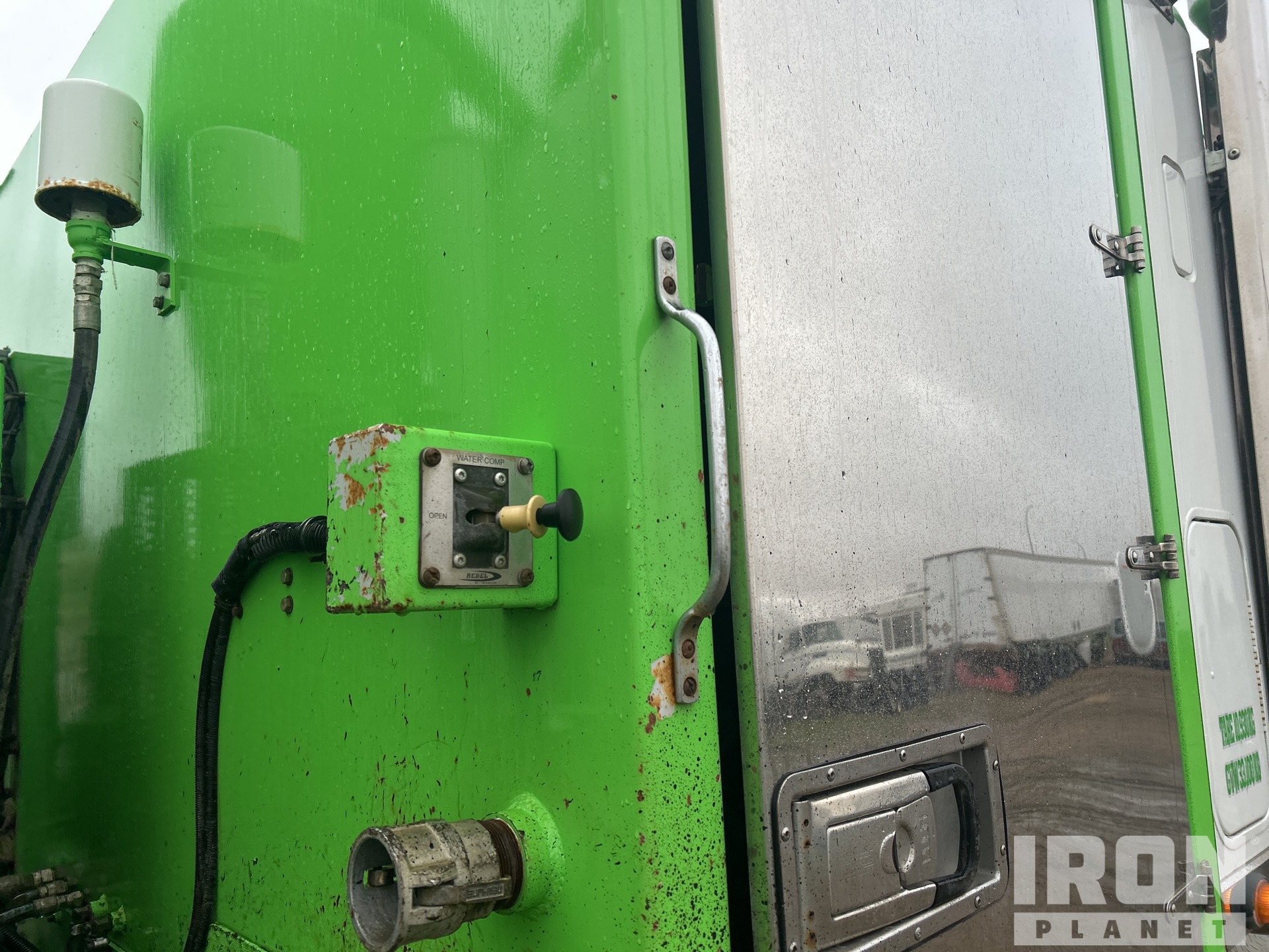 2015 Freightliner CORONADO 122SD