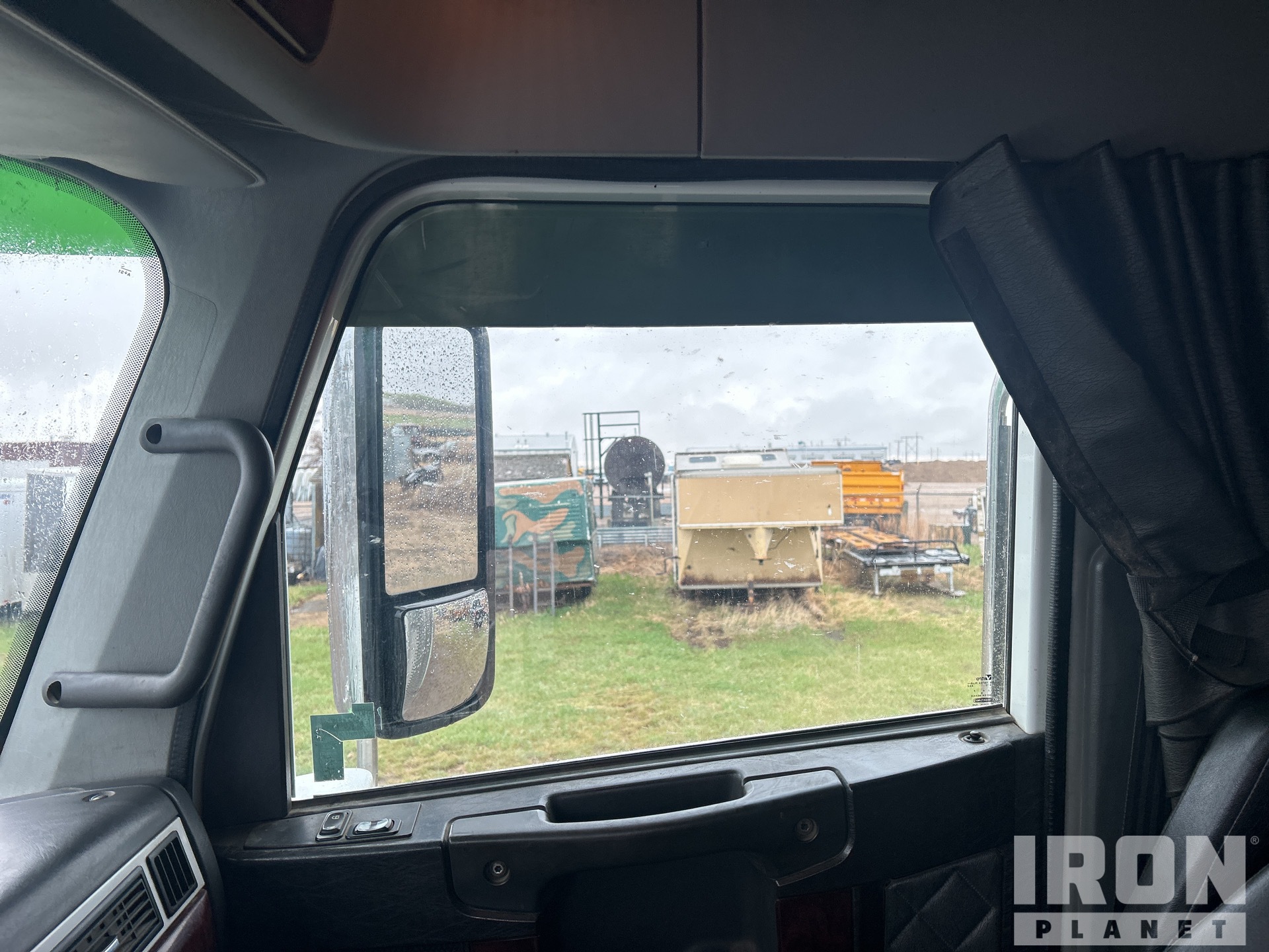 2015 Freightliner CORONADO 122SD