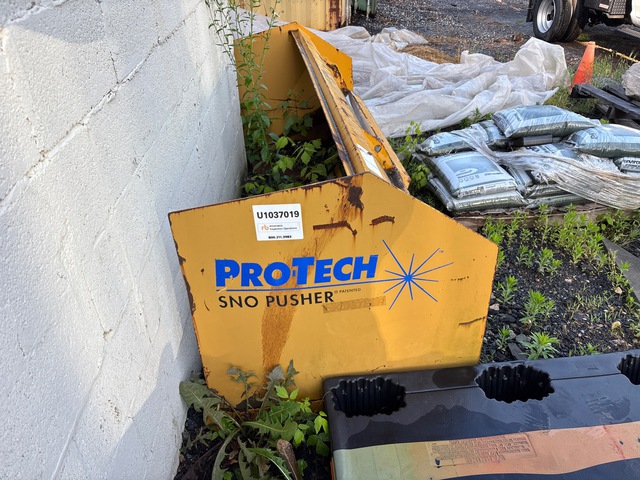 2009 (unverified) ProTech 8 ft Snow Pusher Box