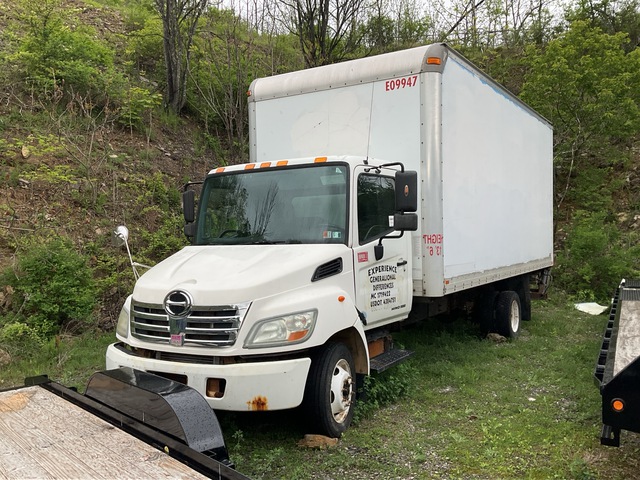 2009 Hino 185 4x2 Van Truck (Inoperable) 2009 Hino 185 4x2 Van Truck (Inoperable)