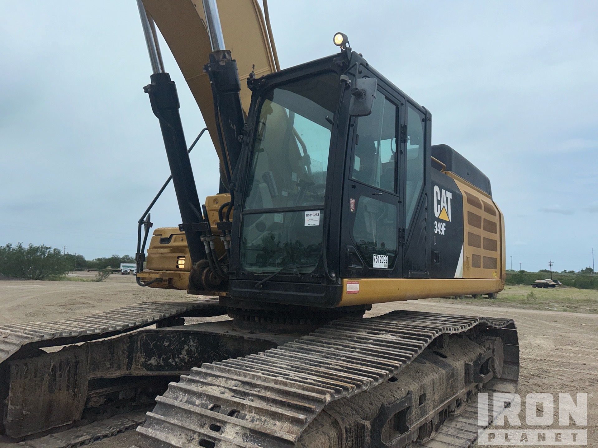 Photo of a 2016 Caterpillar 349F L
