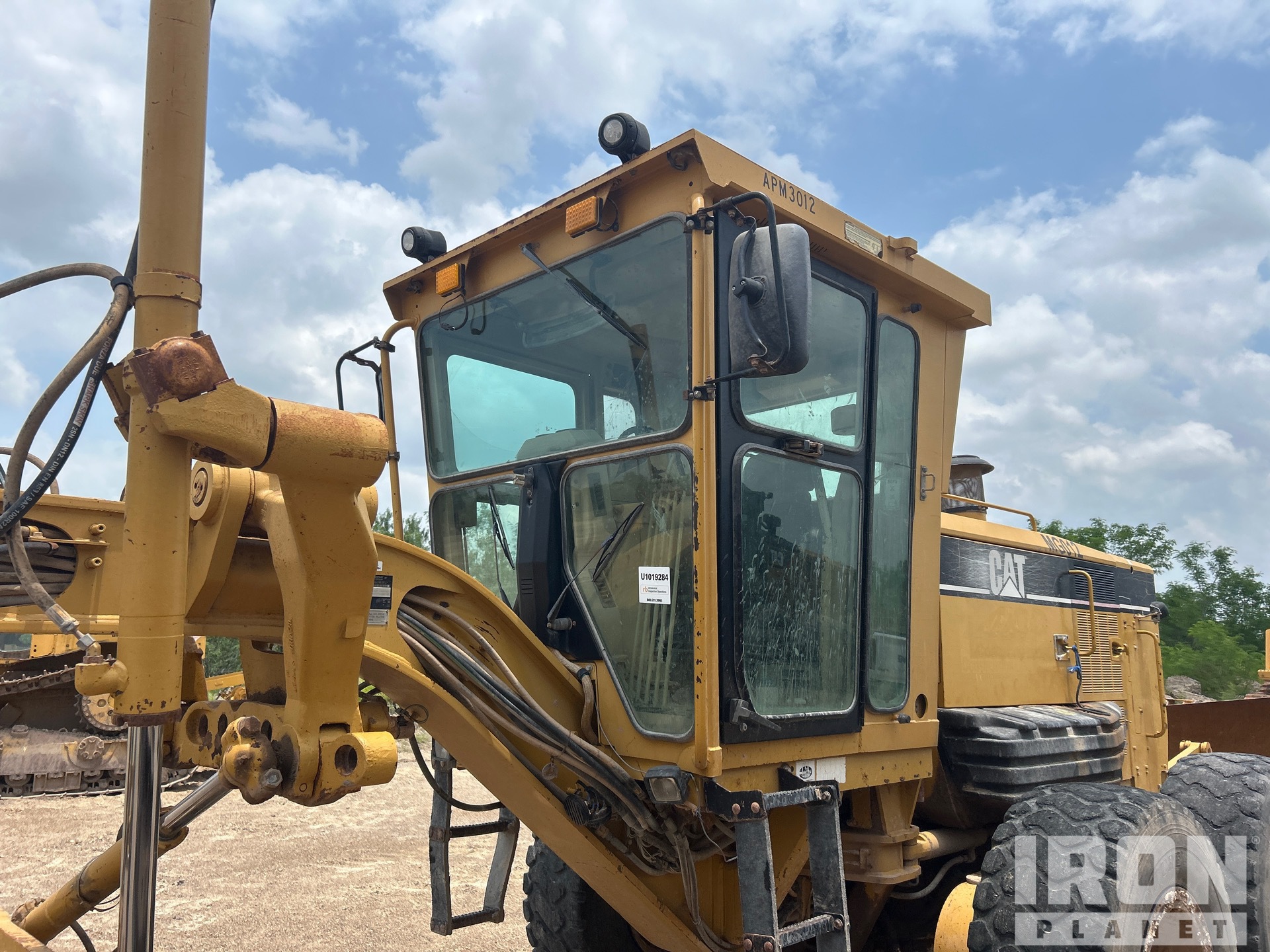 Photo of a 2006 Caterpillar 140H
