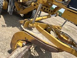 Hydraulics with Saddle Positioning Cylinder