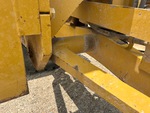 Chassis with Front Axle Oscillating Pin