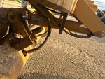 Hydraulics with Saddle Positioning Cylinder