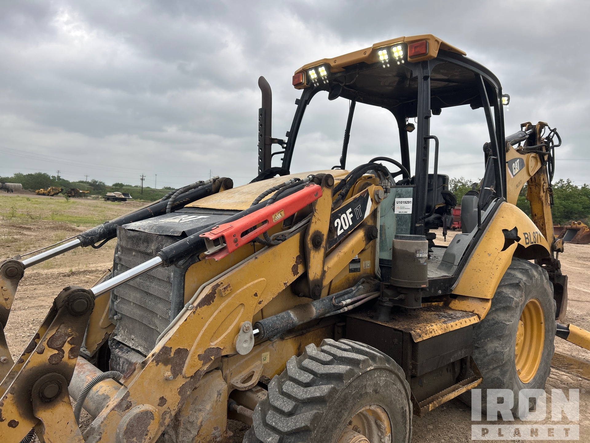 Photo of a 2015 Caterpillar 420F IT