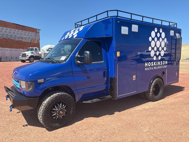 2003 (unverified) Ford E-350 4x2 Ambulance