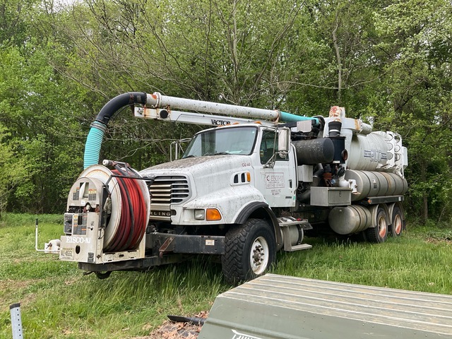 Vactor 2112HD824RCS18 on 2007 Sterling 360 6x4 Vacuum Excavator Truck