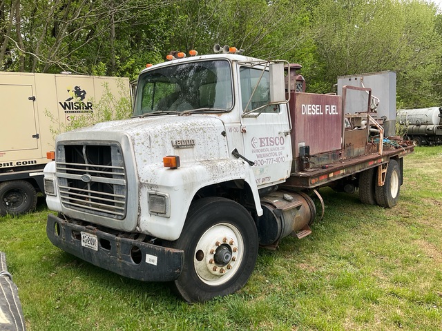 1989 Ford L8000 4x2 Water Blaster Truck