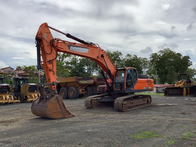2016 Doosan DX340LCA Tracked Excavator