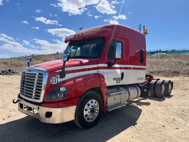 2018 Freightliner Cascadia 125 6x4 T/A Sleeper Truck Tractor