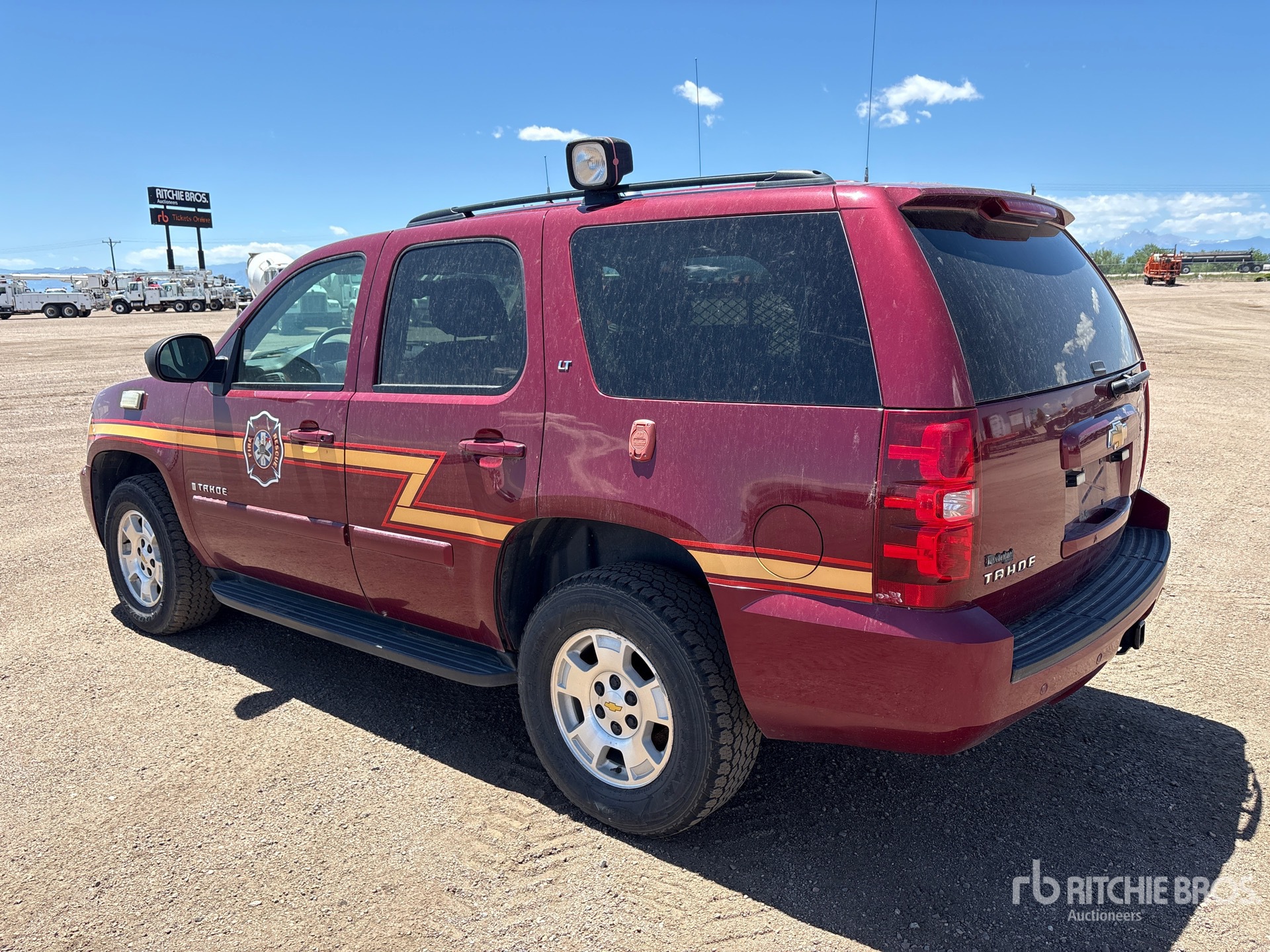 General Appearance with Picture, Left Rear Corner