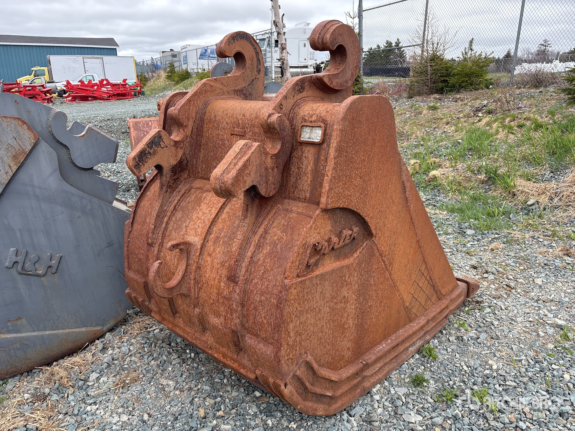 General Appearance with Picture, Right Rear Corner