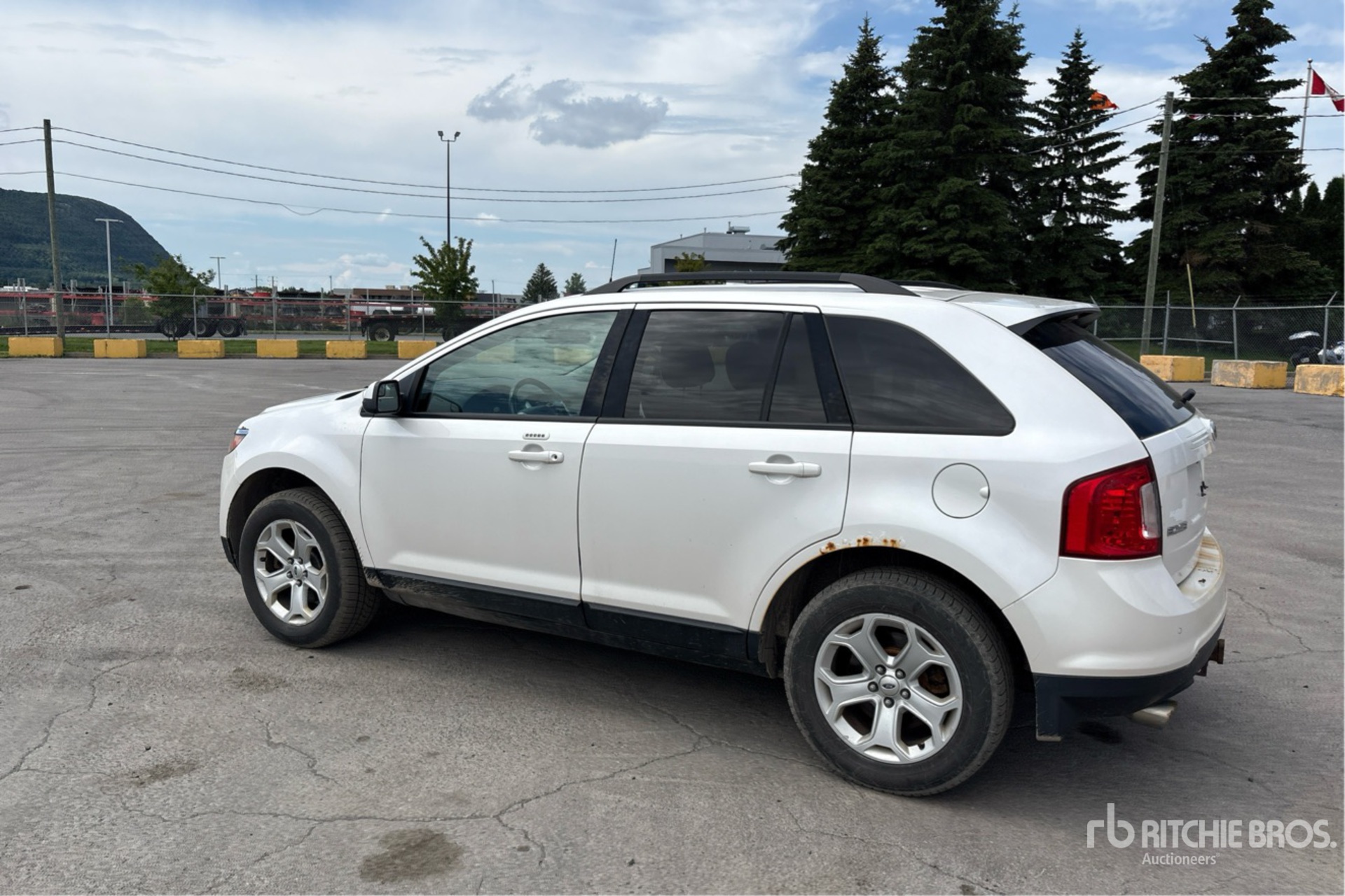 General Appearance with Picture, Left Rear Corner