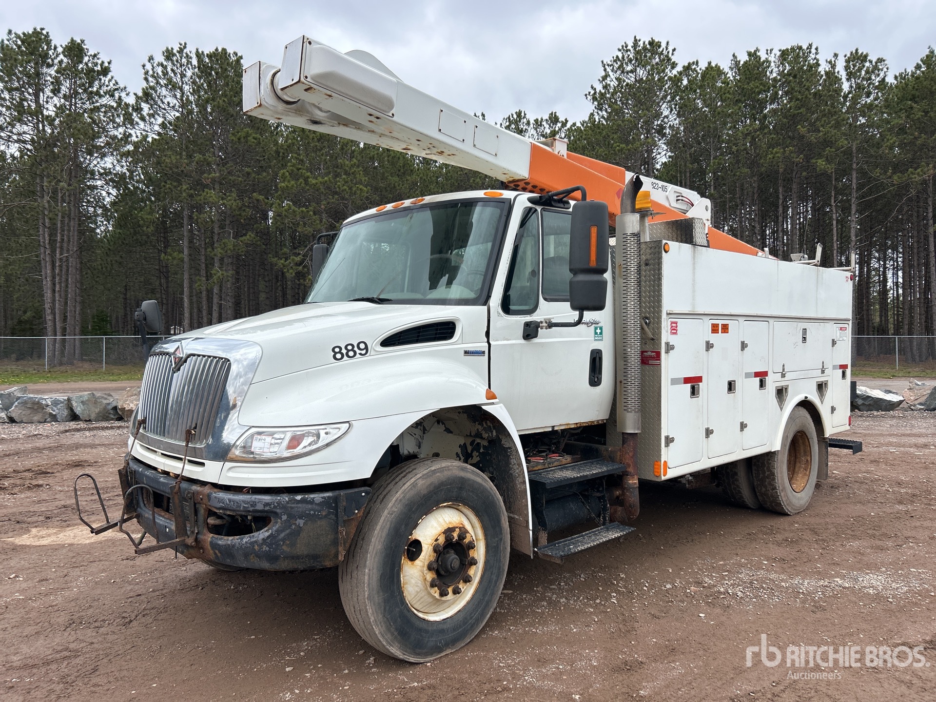 General Appearance with Picture, Left Front Corner