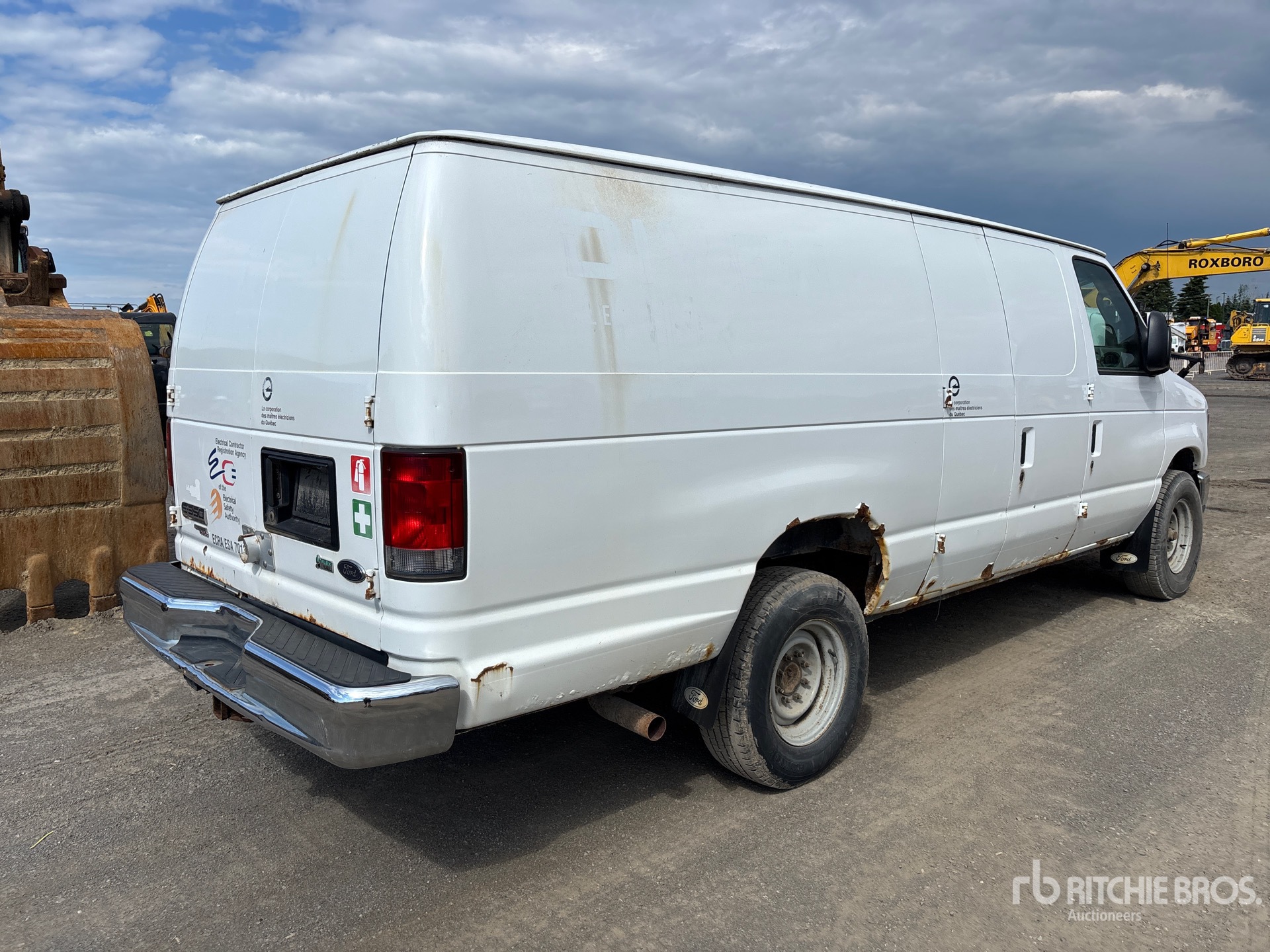 General Appearance with Picture, Right Rear Corner