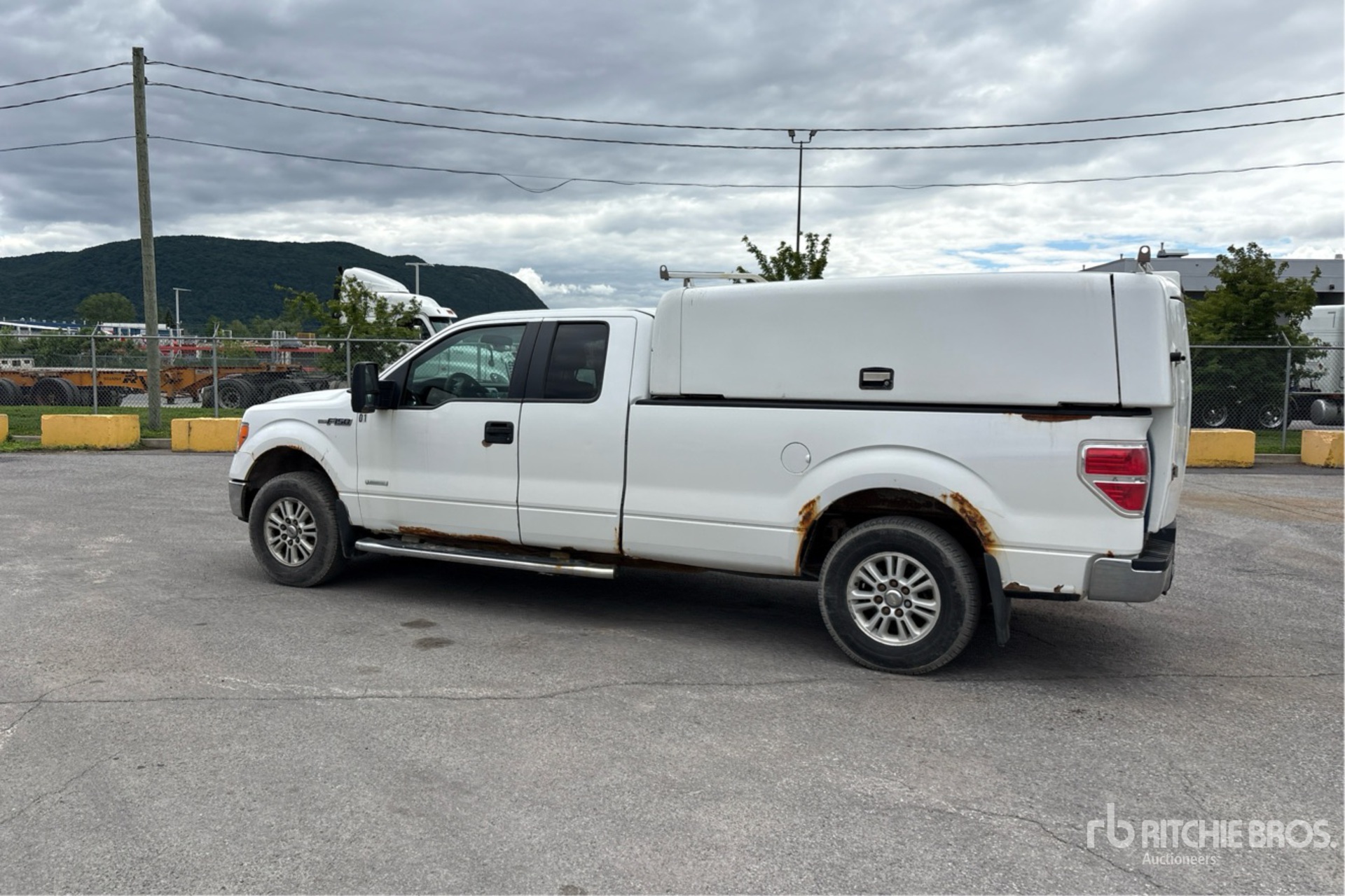 General Appearance with Picture, Left Rear Corner