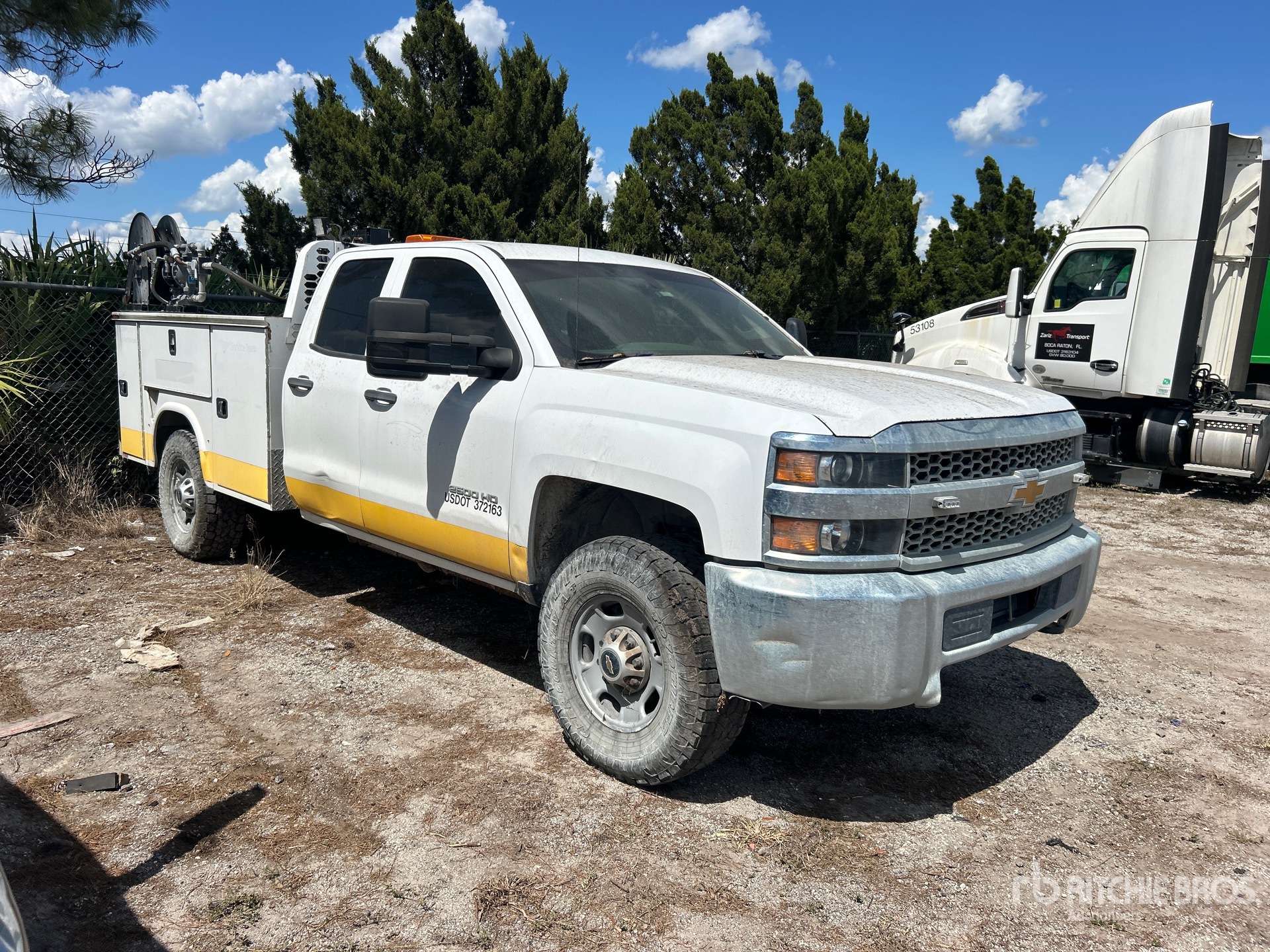 General Appearance with Picture, Right Front Corner