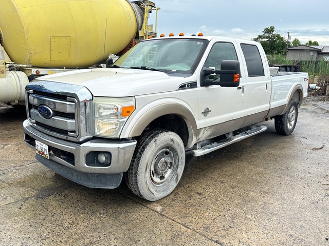 2011 Ford F-350 Lariat 4x4 Crew Cab Pickup