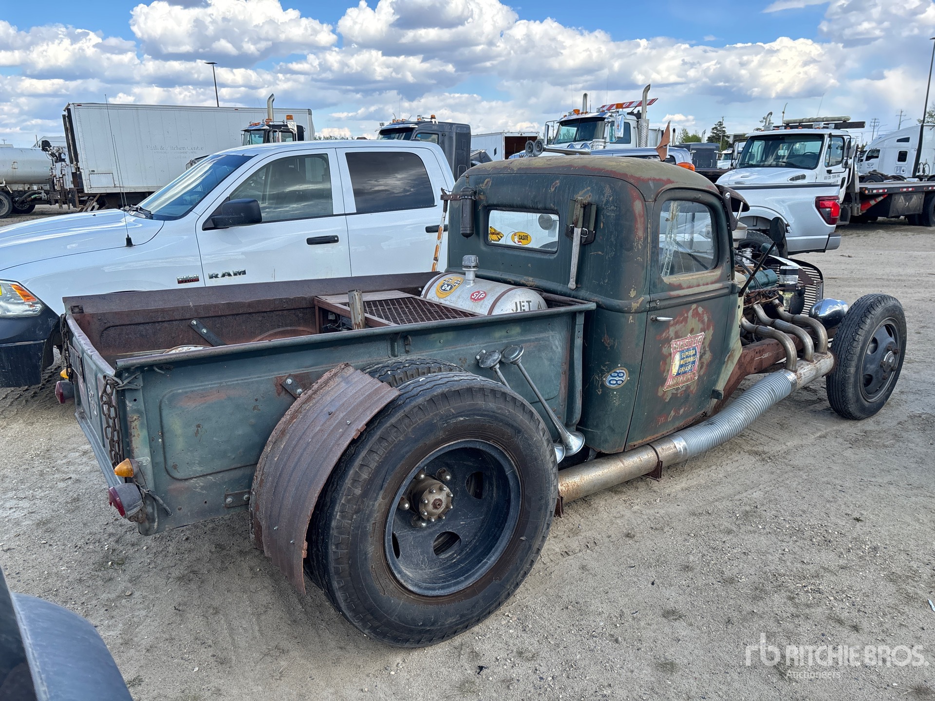 General Appearance with Picture, Right Rear Corner