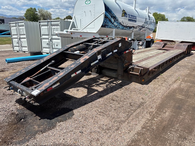 2002 Eager Beaver Tri/A Removable Gooseneck Lowboy Trailer