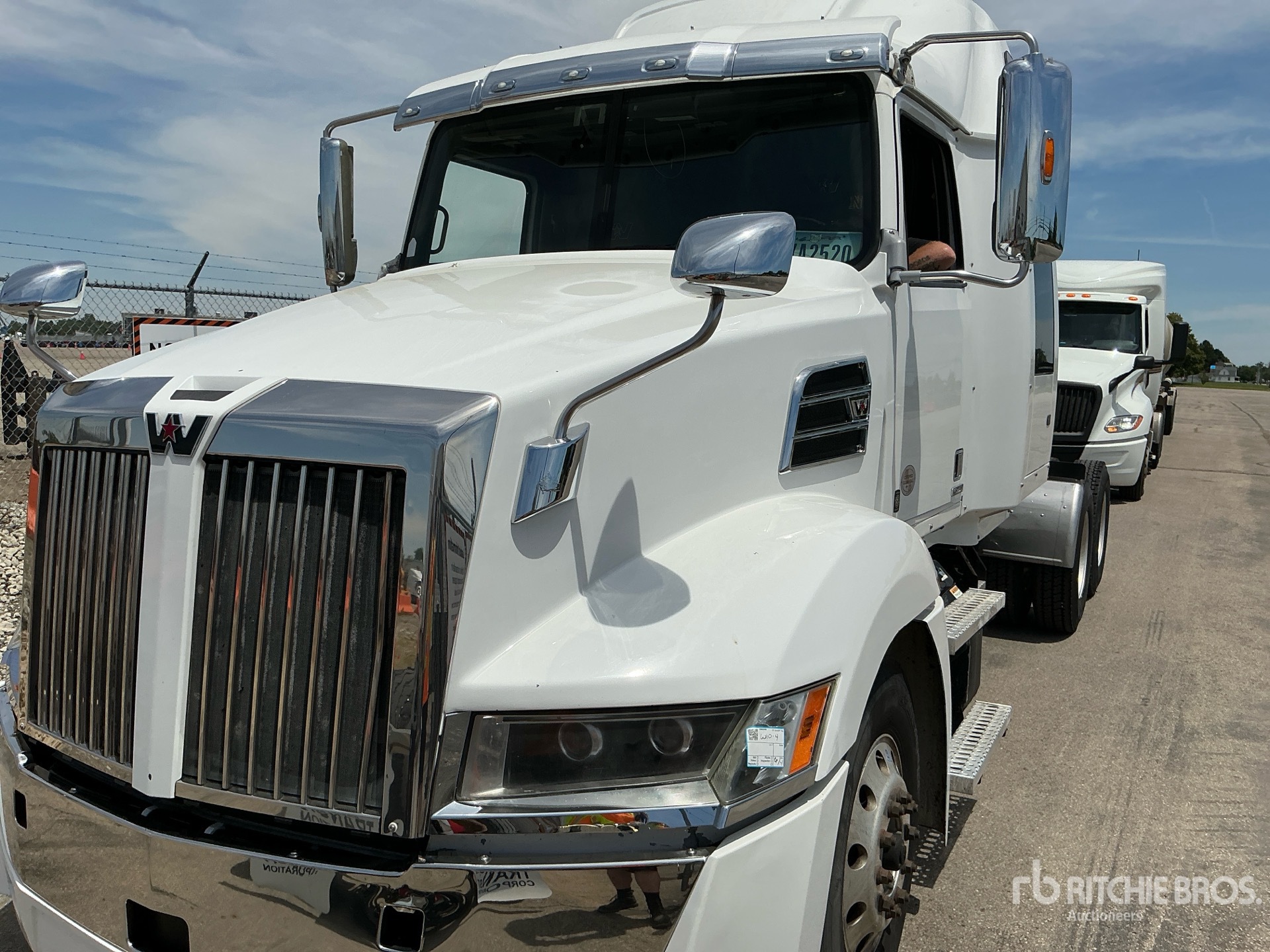 Photo of a 2020 Western Star 5700