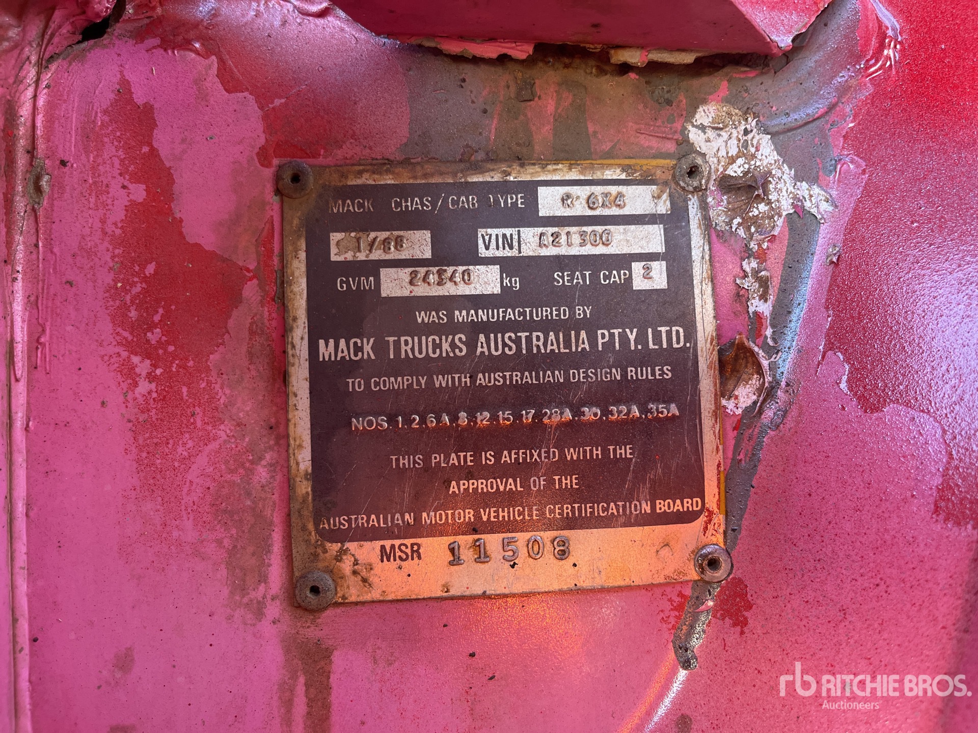 Photo of a 1988 Mack SUPERLINER V8