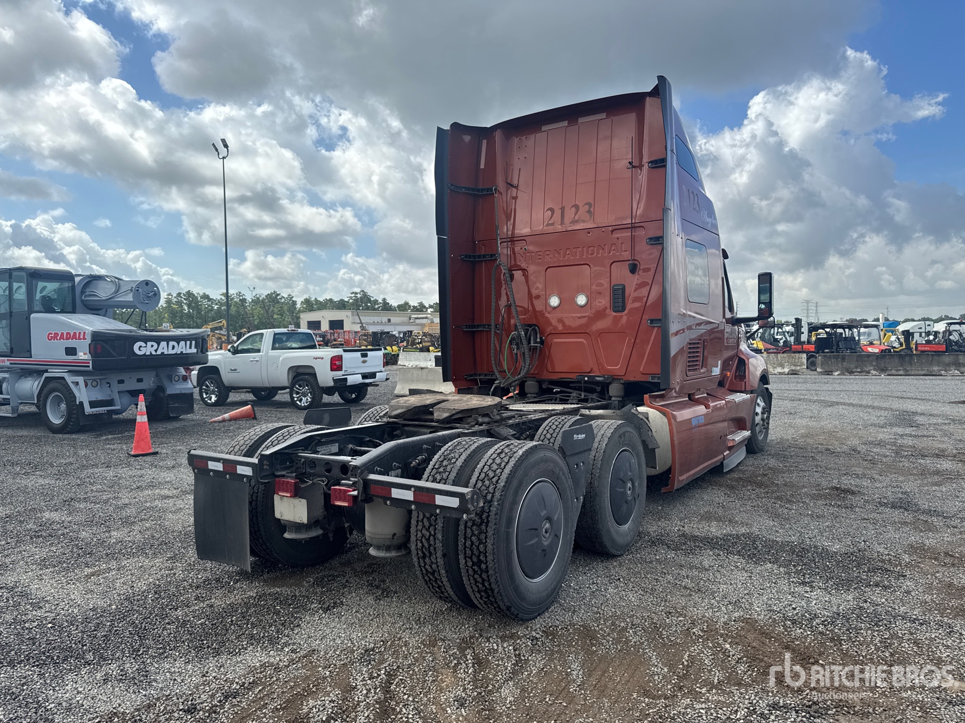 General Appearance with Picture, Right Rear Corner