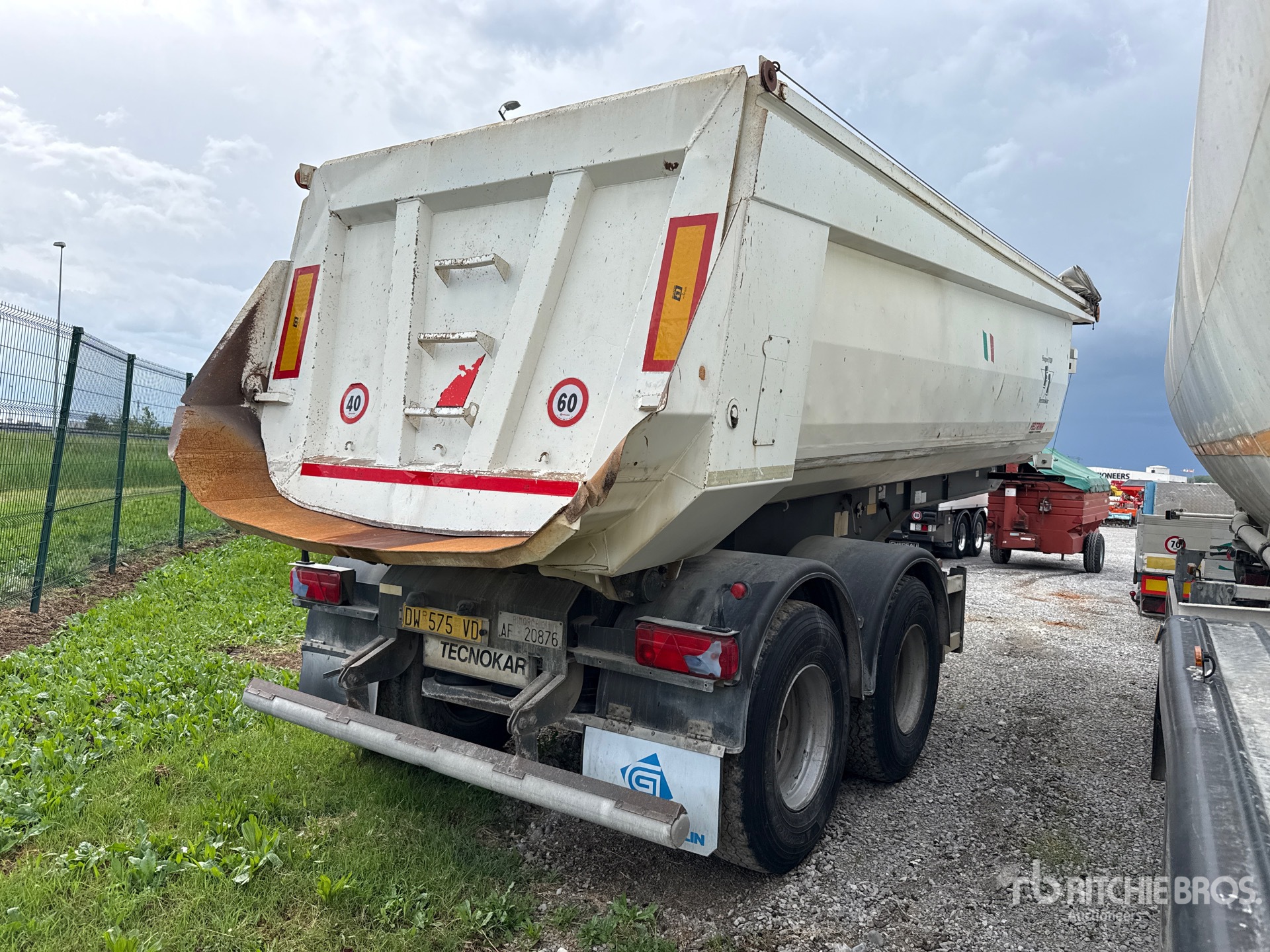 General Appearance with Picture, Right Rear Corner