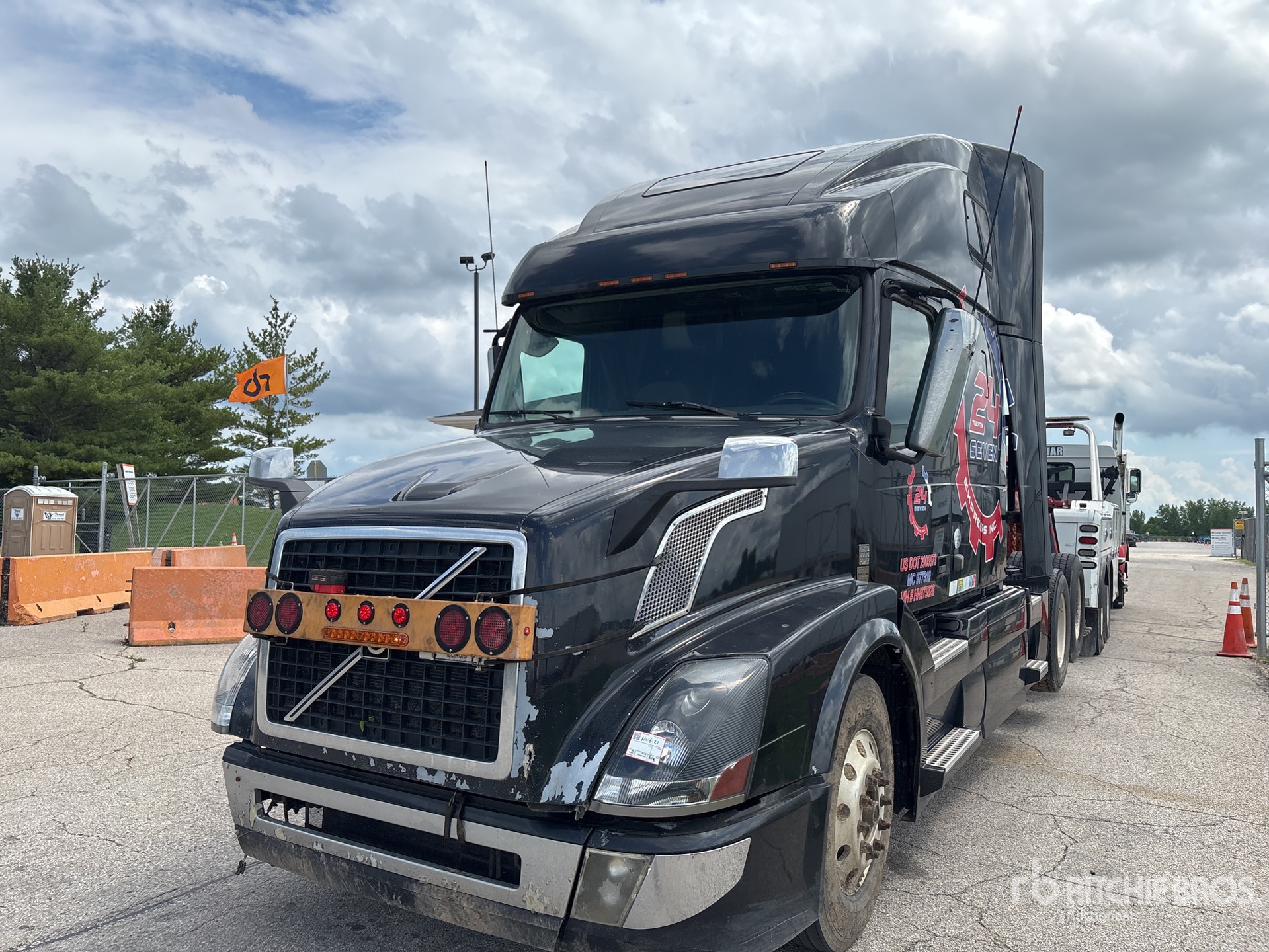Photo of a 2017 Volvo VNL