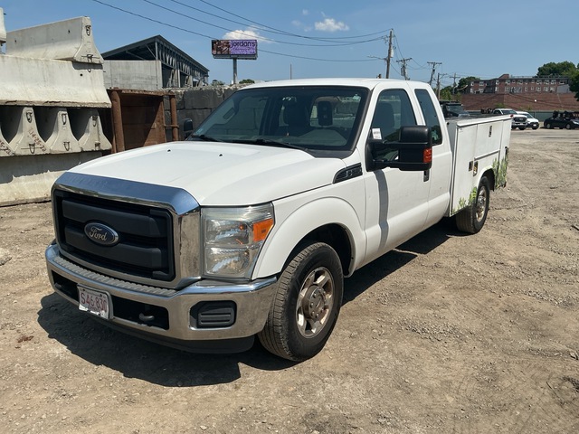 2016 Ford F-250 XL 4x2 Extended Cab Utility Truck