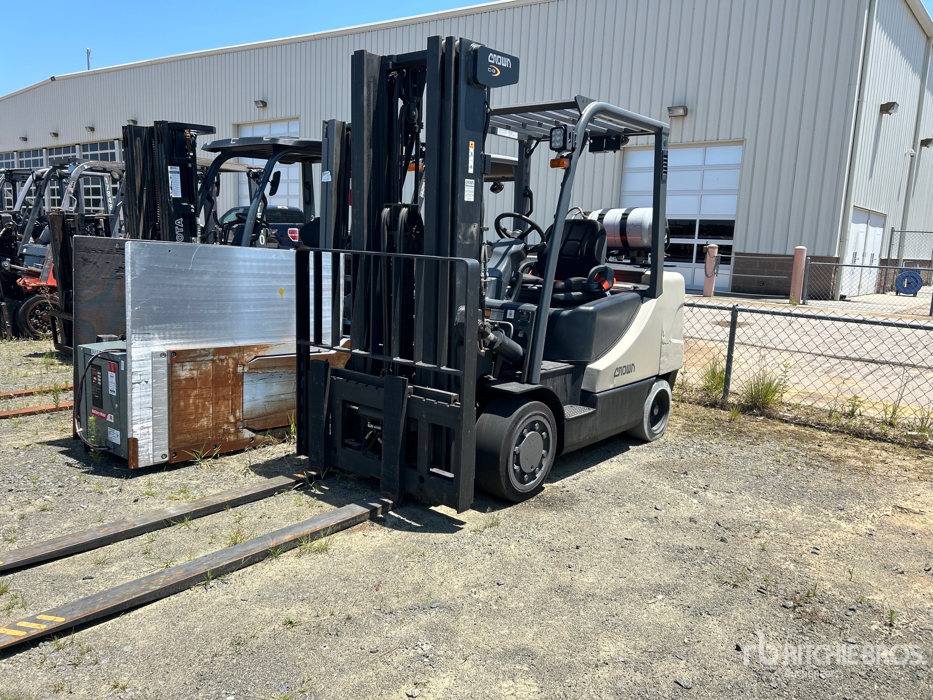 Photo of a 2019 Crown CGC40S