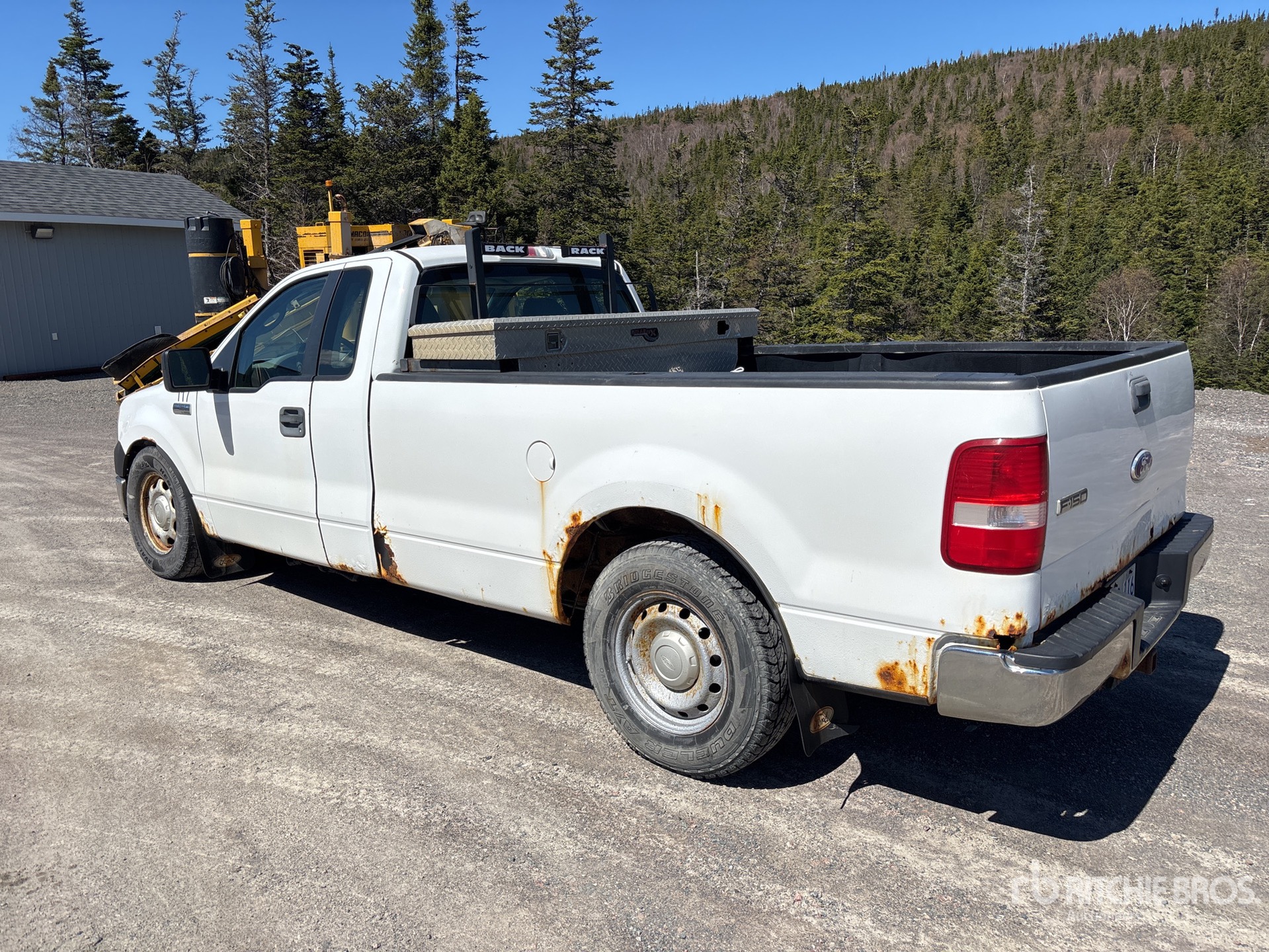 General Appearance with Picture, Left Rear Corner
