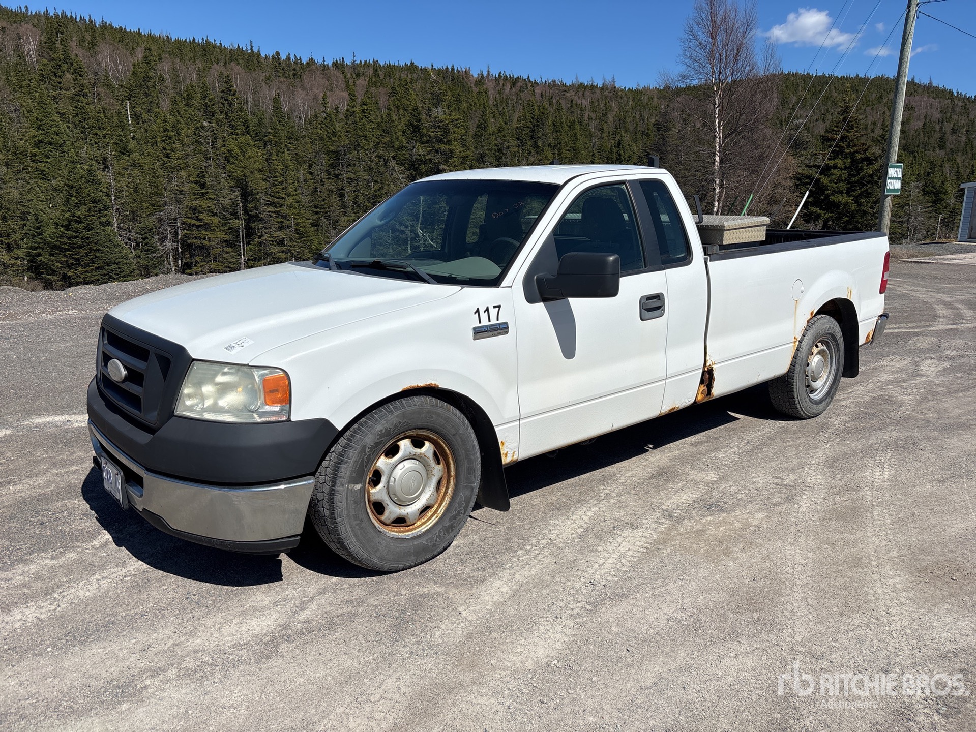 General Appearance with Picture, Left Front Corner