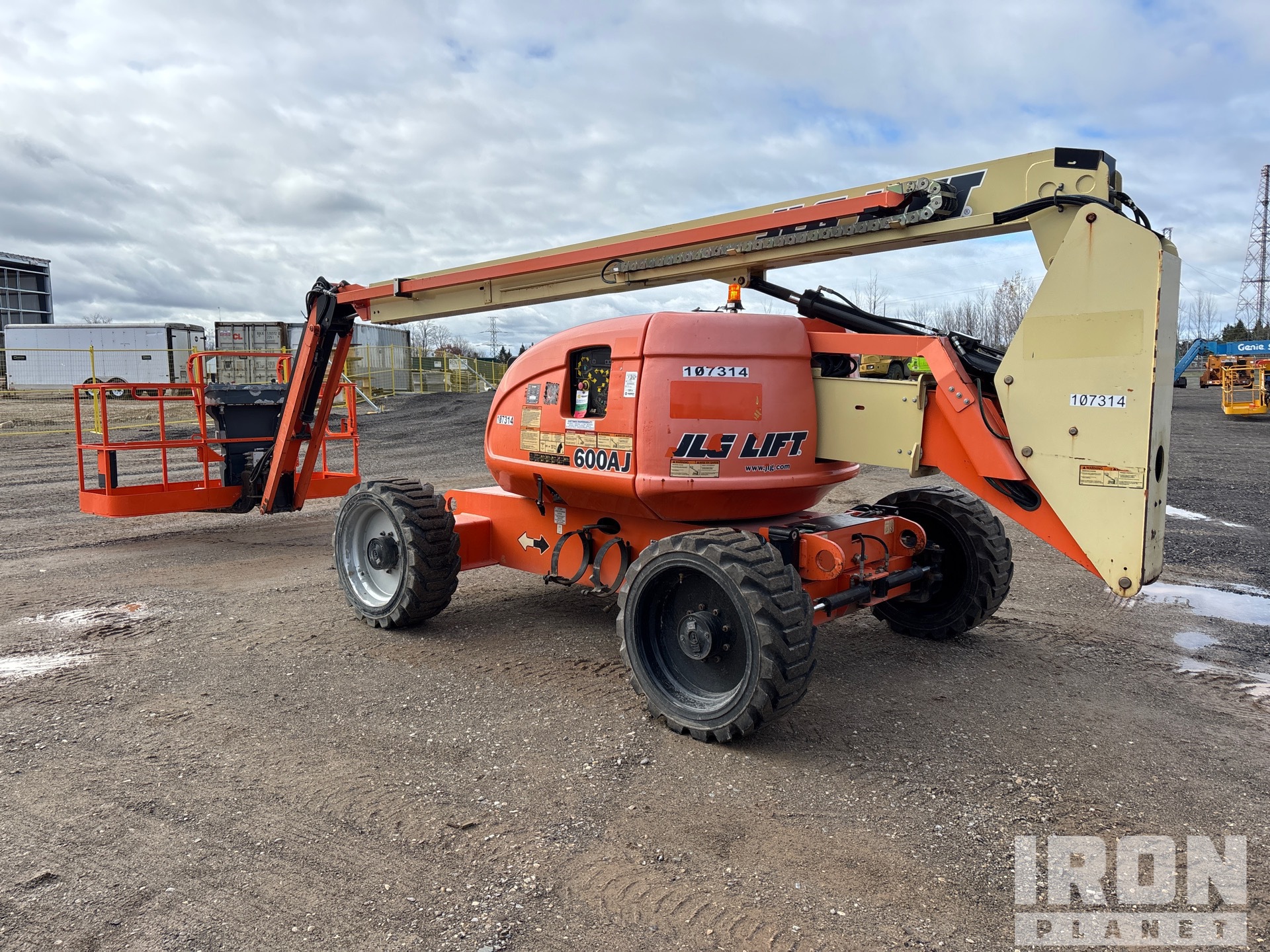 General Appearance - Boom Lift* with Picture, Left Rear Corner