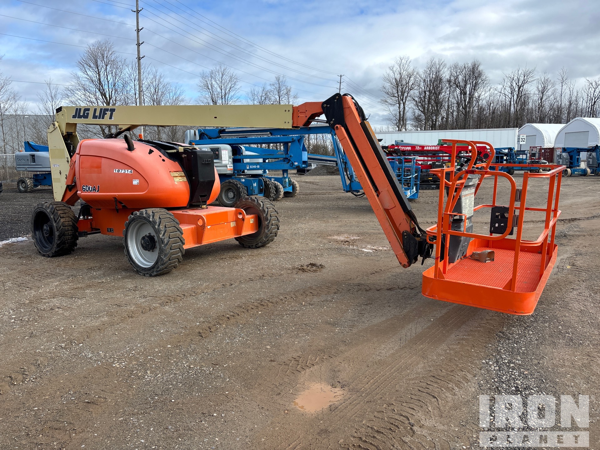 General Appearance - Boom Lift* with Picture, Right Front Corner