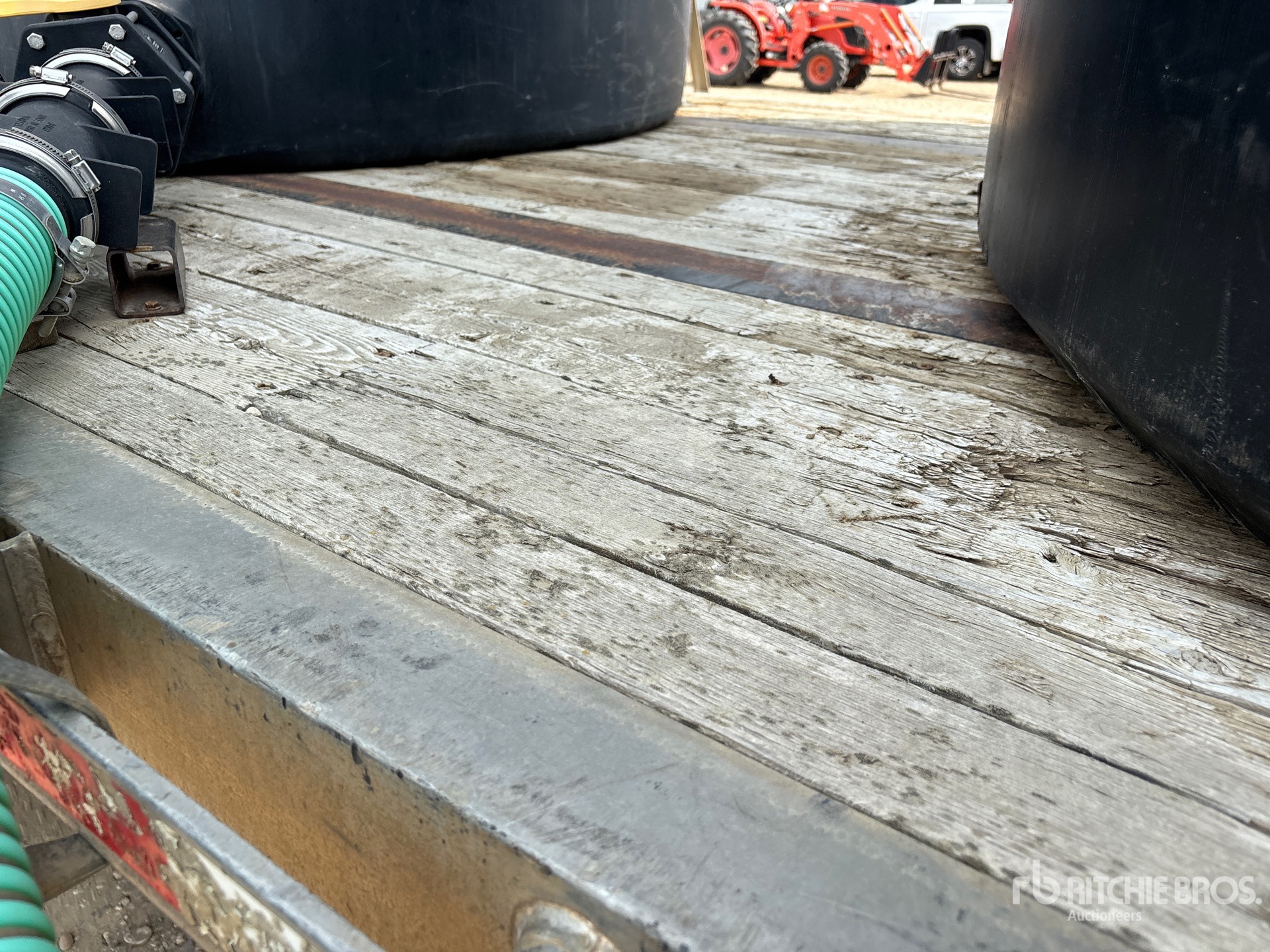 2001 Load King 32 ft T/A Super B-Train Pup Spr ...