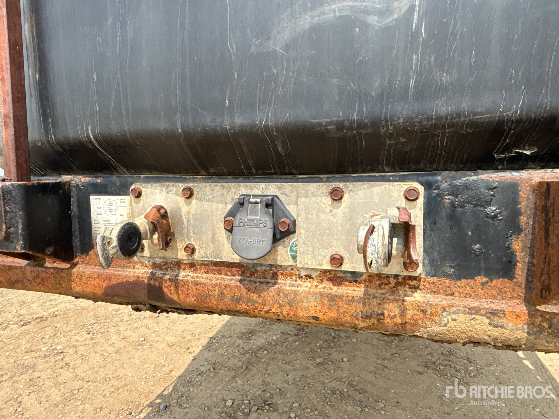 2001 Load King 28 ft Tri/A Super B-Train Lead  ...