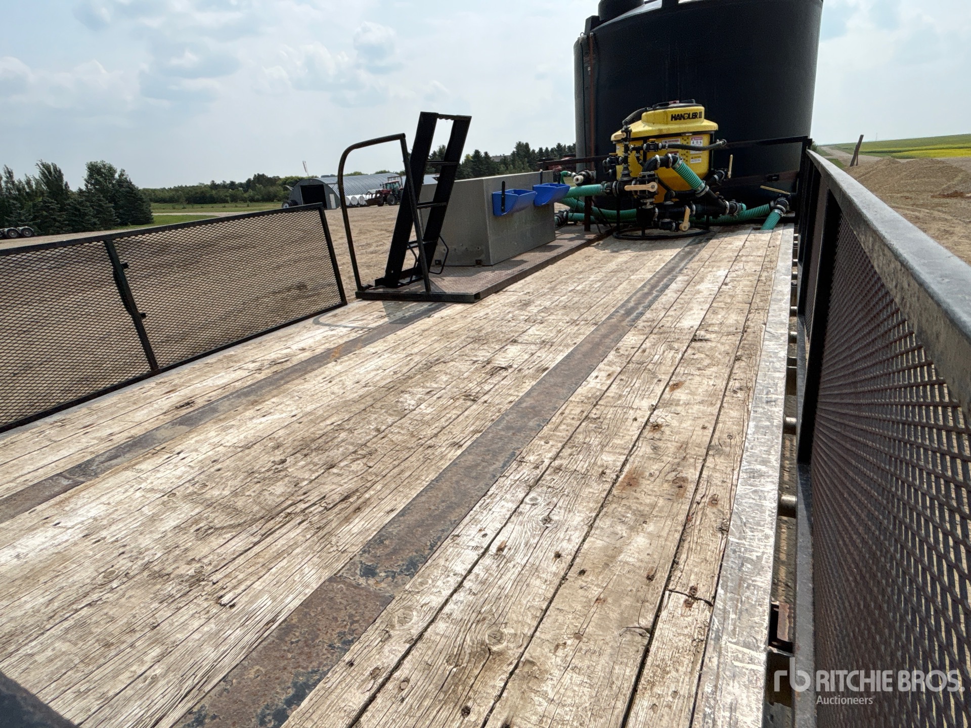 2001 Load King 28 ft Tri/A Super B-Train Lead  ...