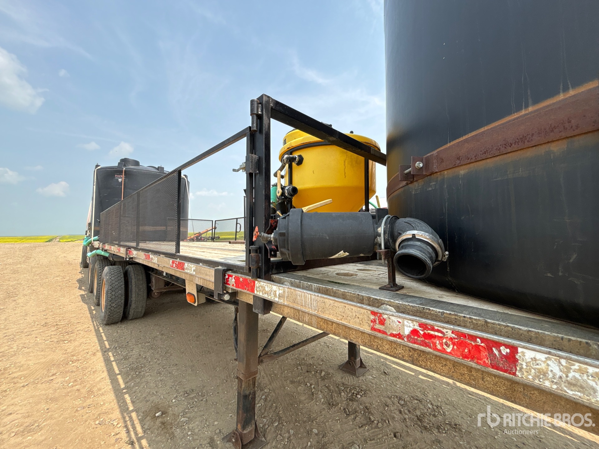 2001 Load King 28 ft Tri/A Super B-Train Lead  ...