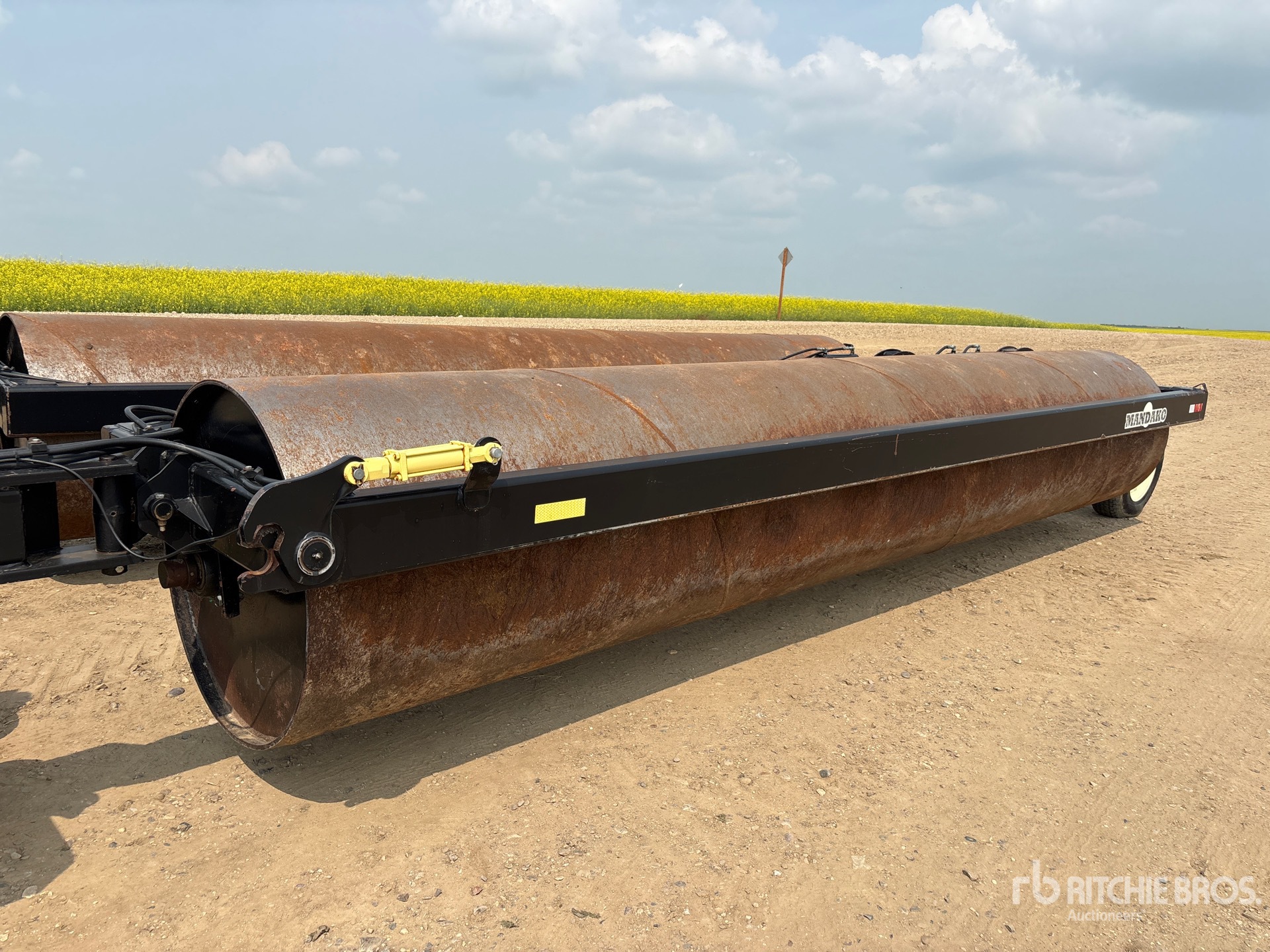 2010 Mandako 50 FT LAND ROLL